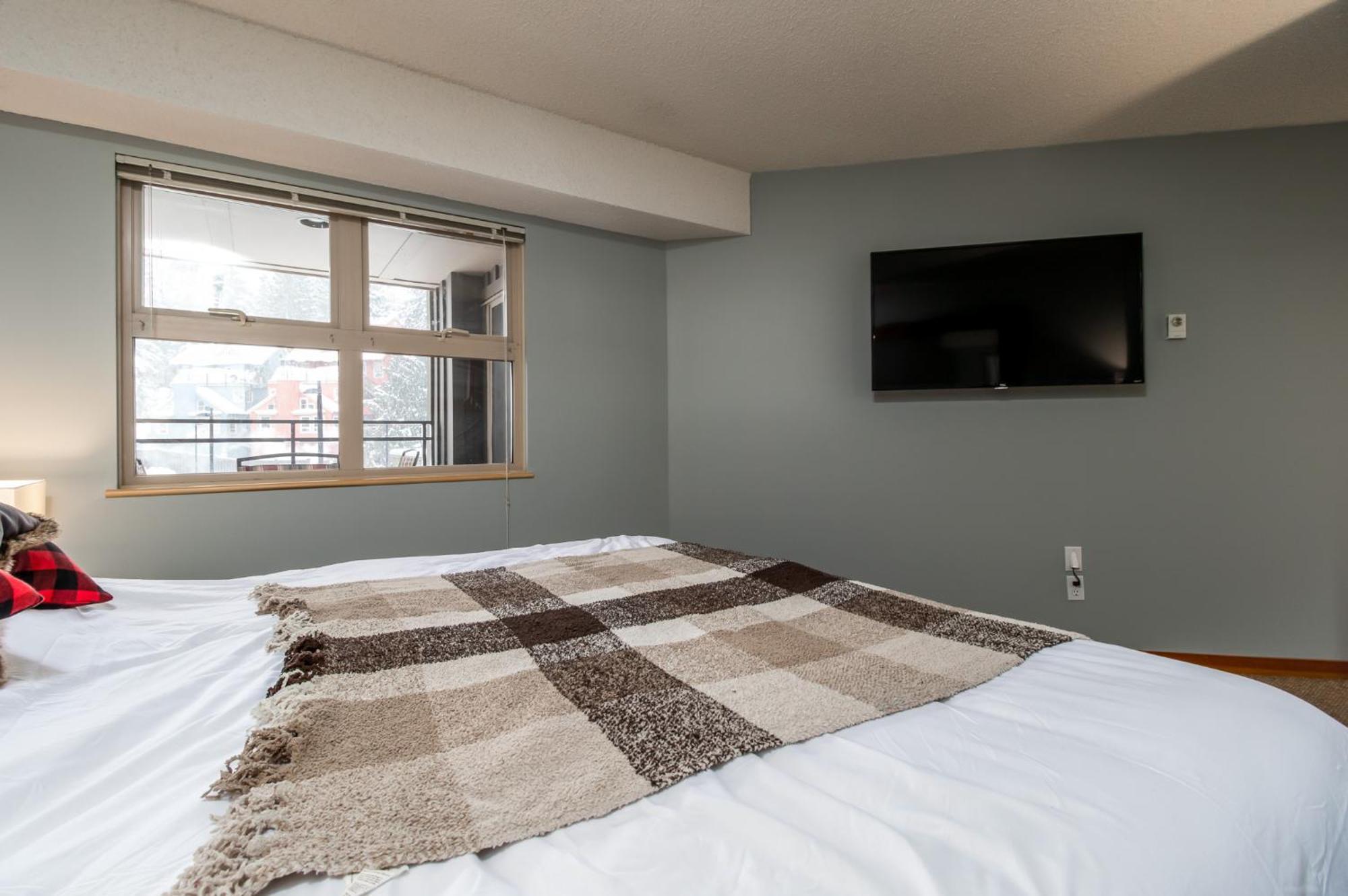 Апартаменты Creekside Slopeside 1Br With Pool, Hot Tub, Bbq Уистлер Экстерьер фото